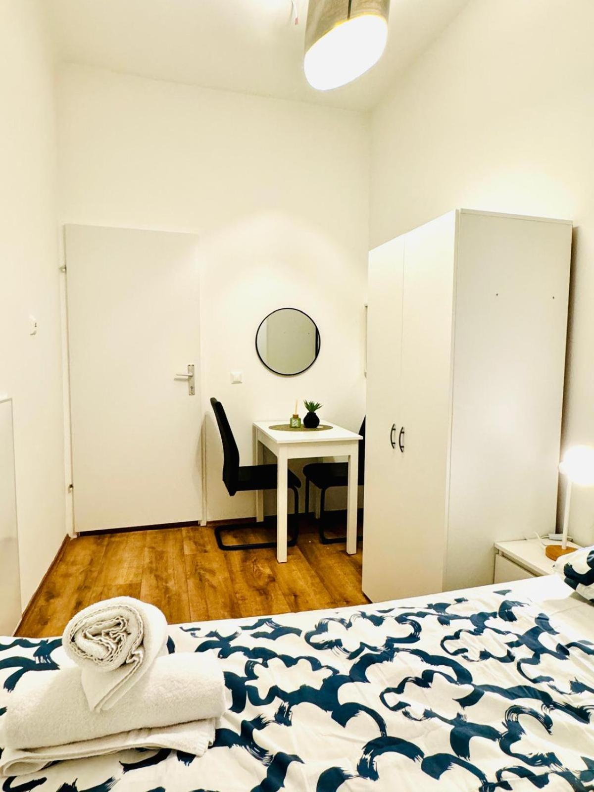 Appartamento Charming 5br Shared Apt, Minutes From Atzgersdorf