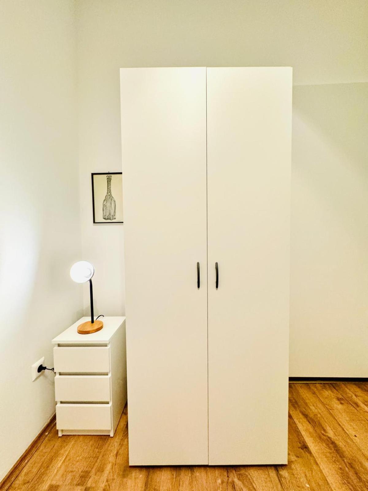 Appartamento Charming 5br Shared Apt, Minutes From Atzgersdorf Vienna