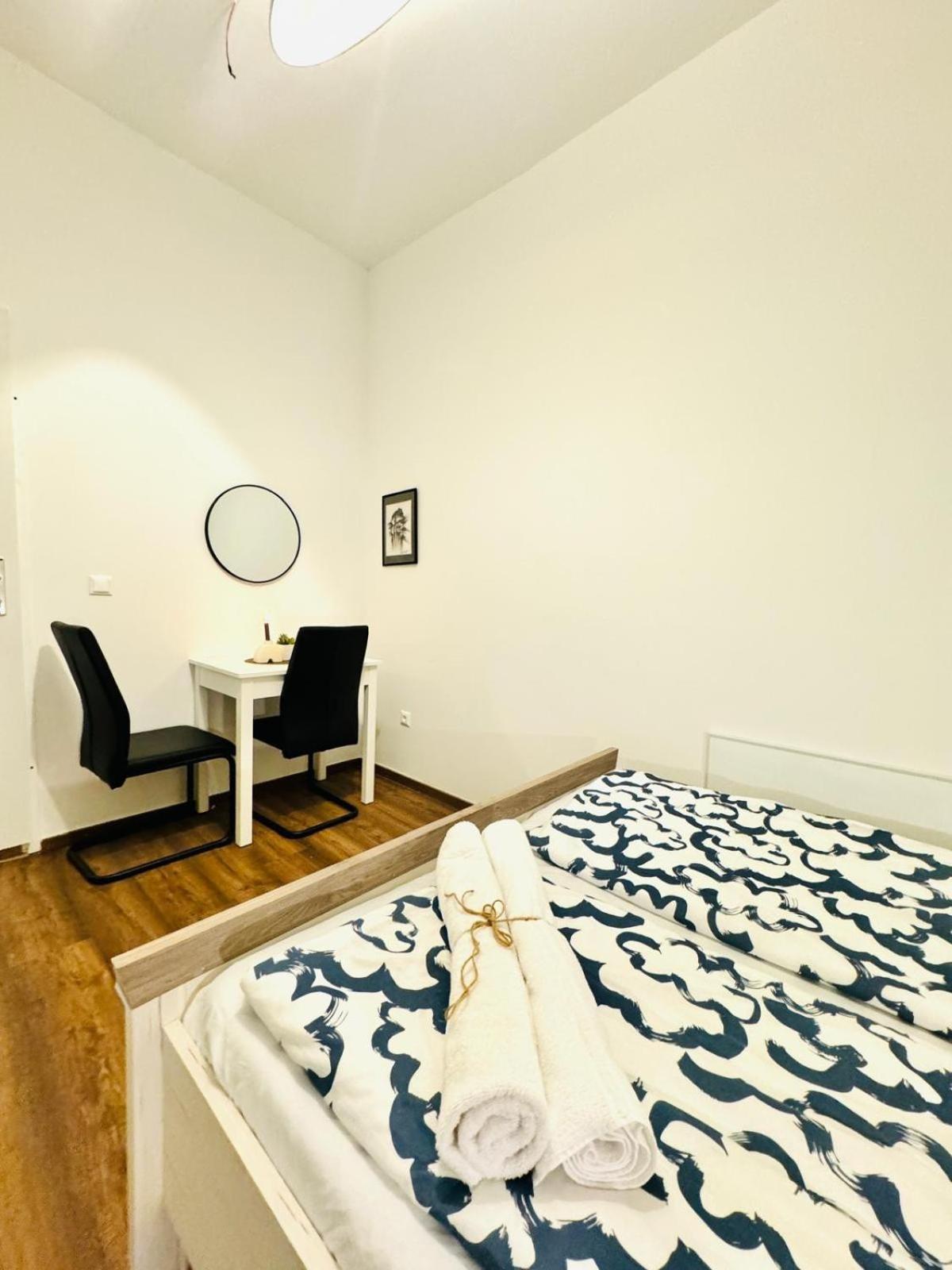 Charming 5br Shared Apt, Minutes From Atzgersdorf Appartamento