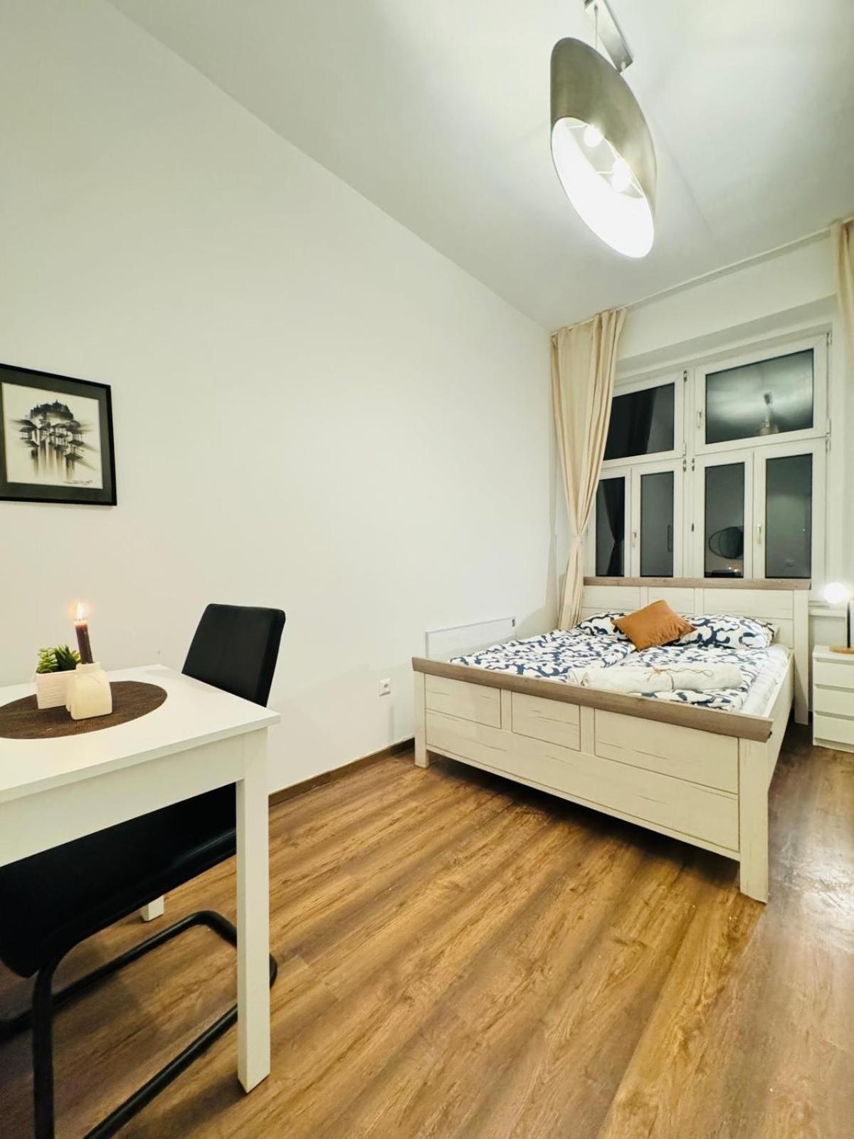 Charming 5br Shared Apt, Minutes From Atzgersdorf Appartamento *