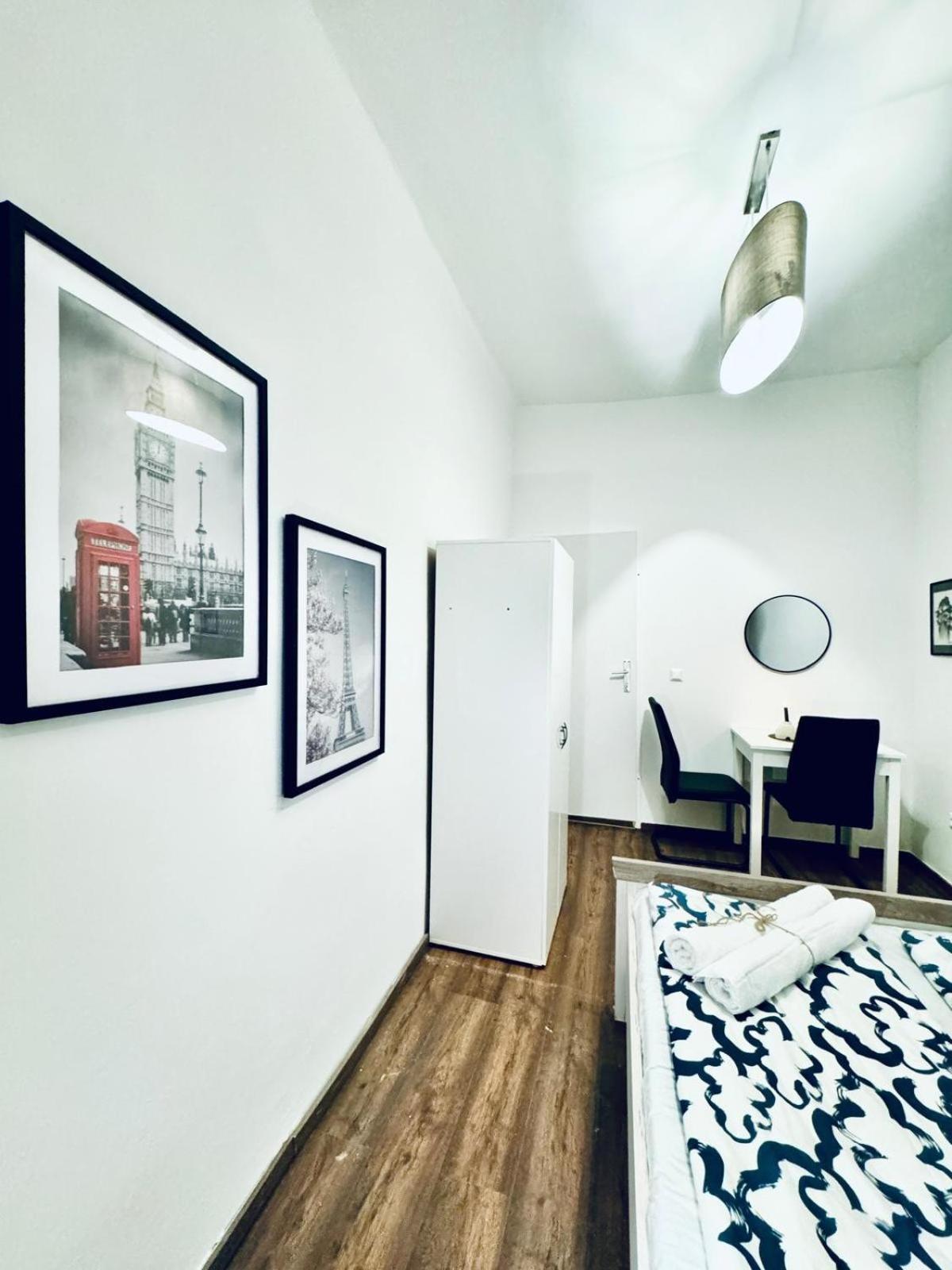 Appartamento Charming 5br Shared Apt, Minutes From Atzgersdorf Vienna